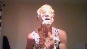 20-bowls-of-mess-wearing-a-dre_10.jpg