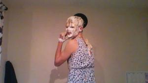 20-bowls-of-mess-wearing-a-dre_11.jpg