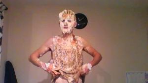 20-bowls-of-mess-wearing-a-dre_19.jpg