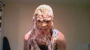 20-bowls-of-mess-wearing-a-dre_22.jpg